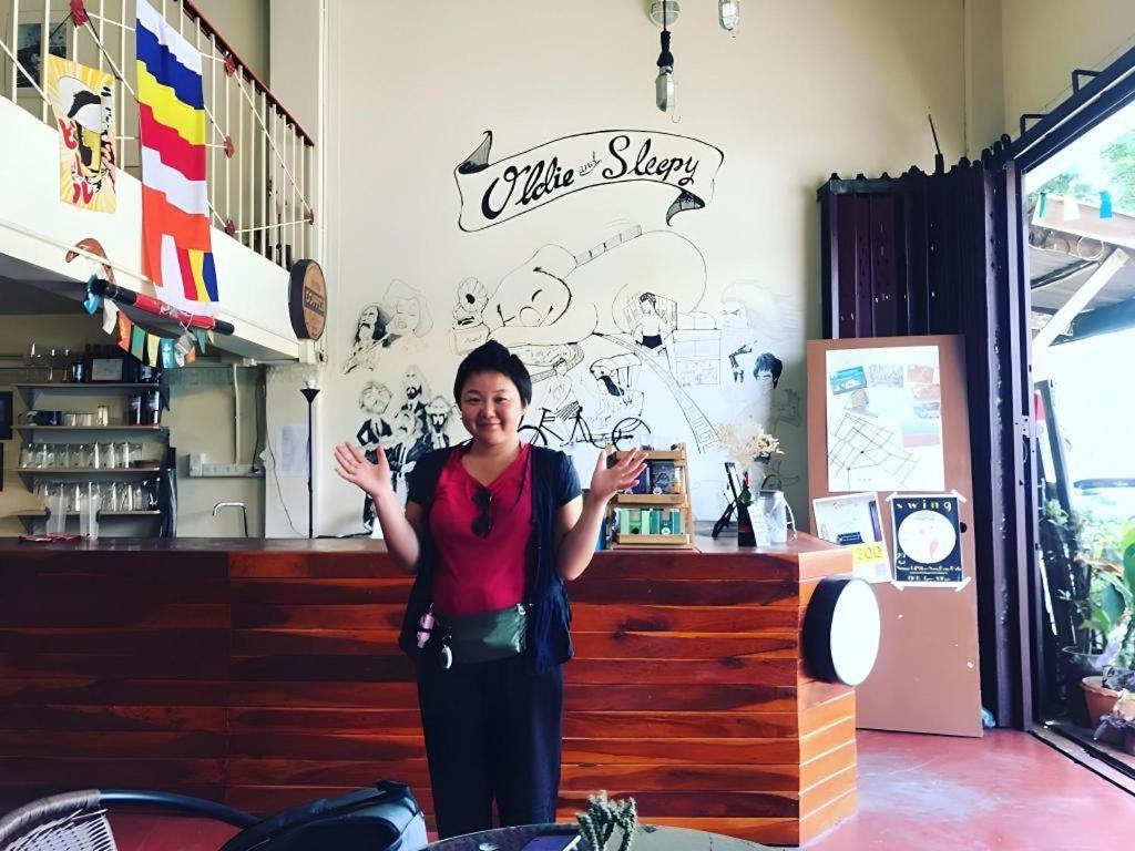 Oldie And Sleepy Hostel Udon Thani Ngoại thất bức ảnh