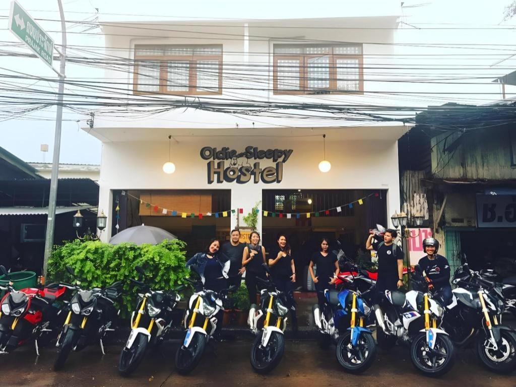 Oldie And Sleepy Hostel Udon Thani Ngoại thất bức ảnh