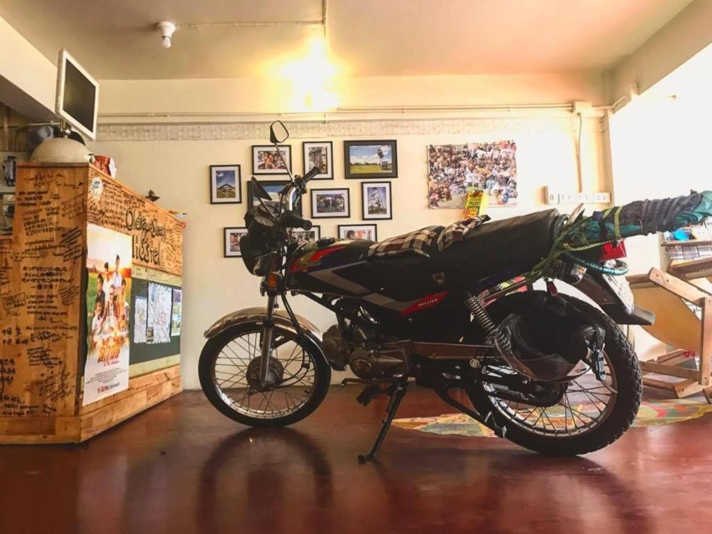 Oldie And Sleepy Hostel Udon Thani Ngoại thất bức ảnh