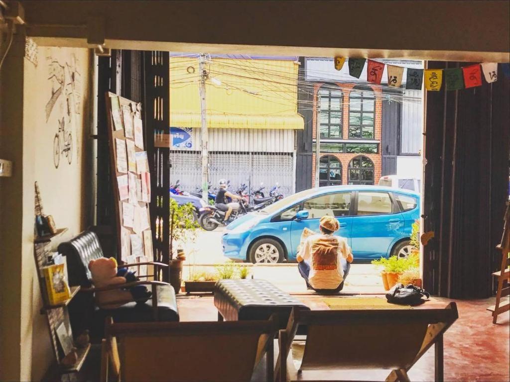 Oldie And Sleepy Hostel Udon Thani Ngoại thất bức ảnh