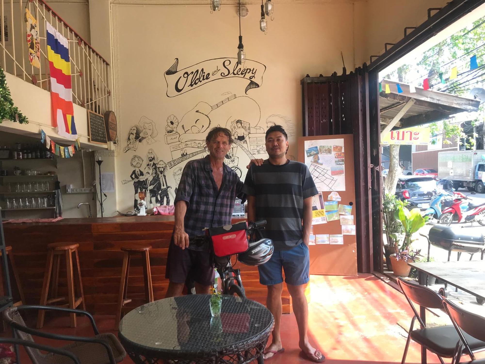 Oldie And Sleepy Hostel Udon Thani Ngoại thất bức ảnh