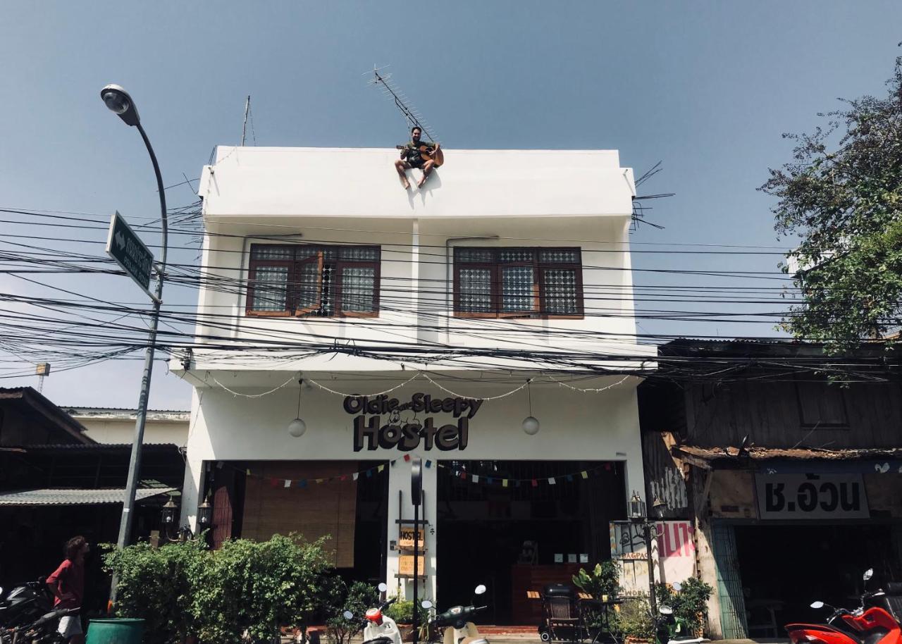 Oldie And Sleepy Hostel Udon Thani Ngoại thất bức ảnh